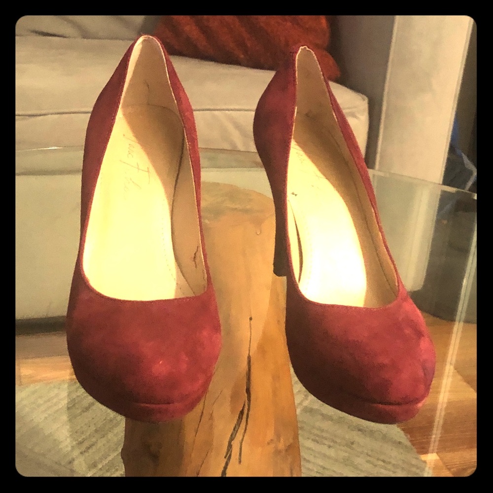 Marc Fisher Maroon suede heel